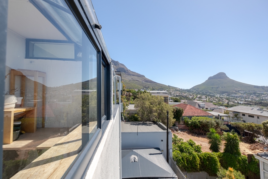 1 Bedroom Property for Sale in Vredehoek Western Cape